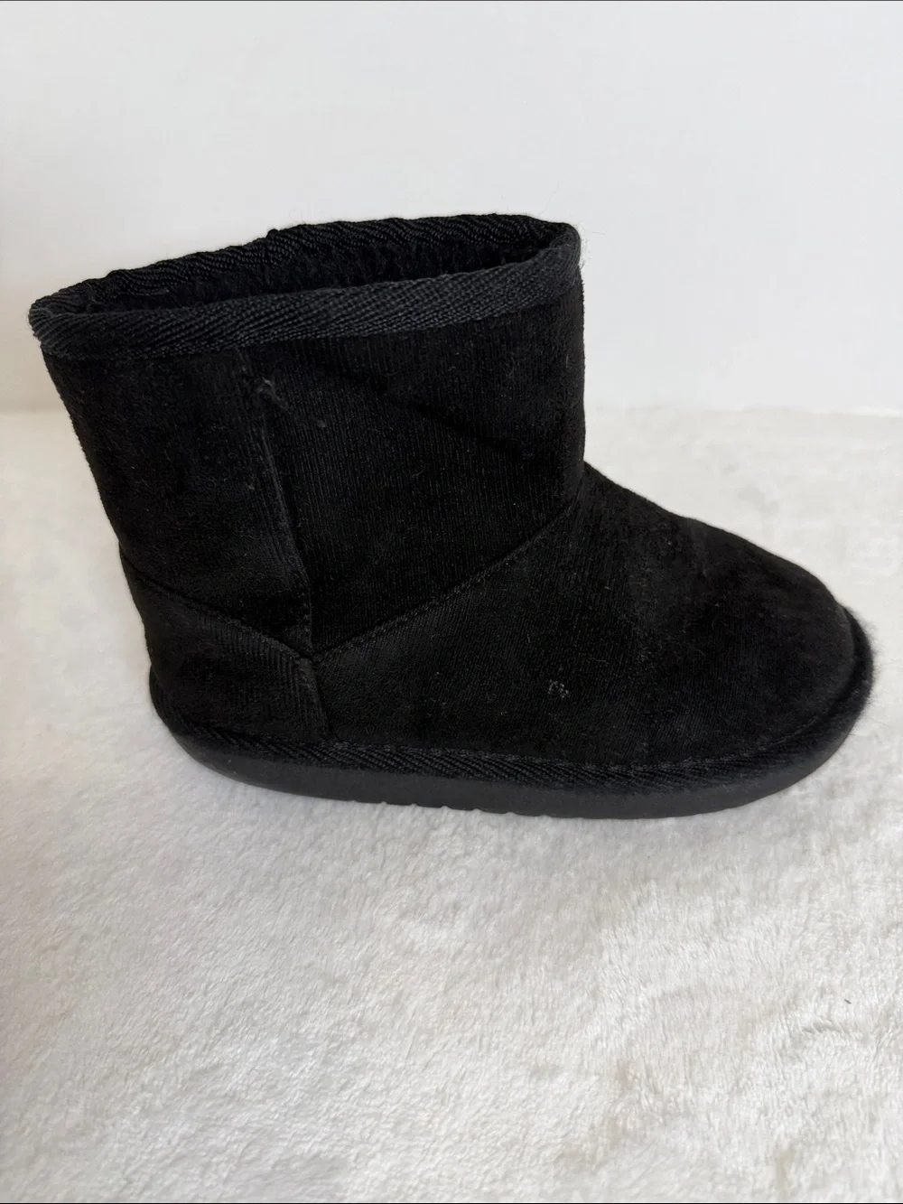The Children’s Place Kids Black Cozy Slip-On Boot Size 10